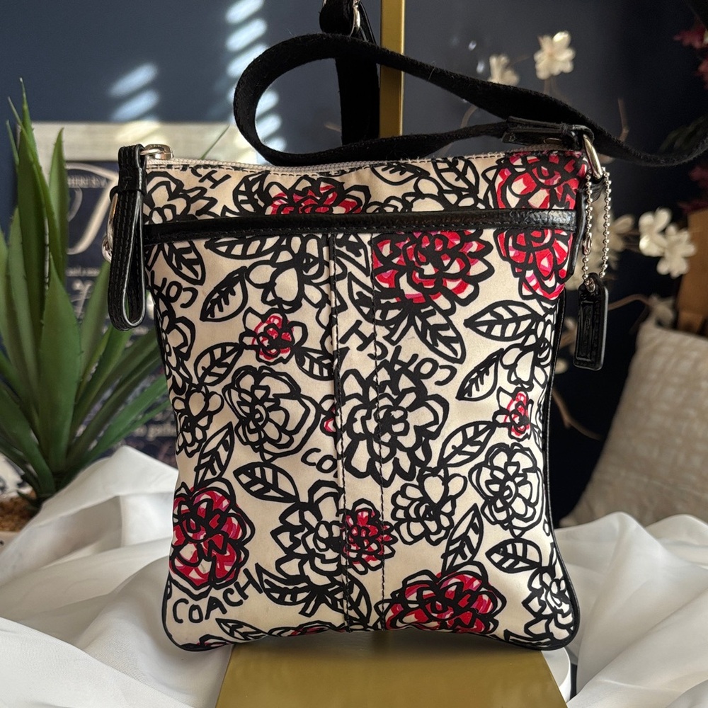 Coach Poppy Daisy Floral Graffiti Sateen Crossbody Bag - Picture 1 of 10